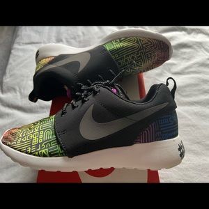 Womens nike rosherun hyp QS